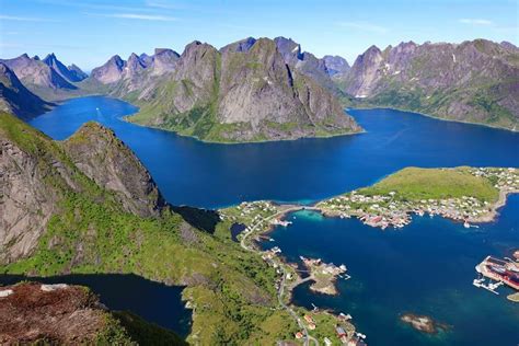 LIVE images from the Lofoten Islands .